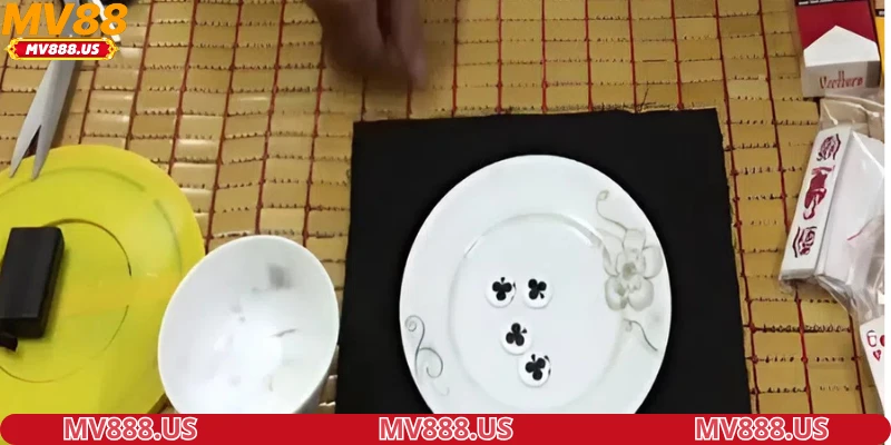 Có rất nhiều dụng cụ xóc đĩa bịp hiện đại